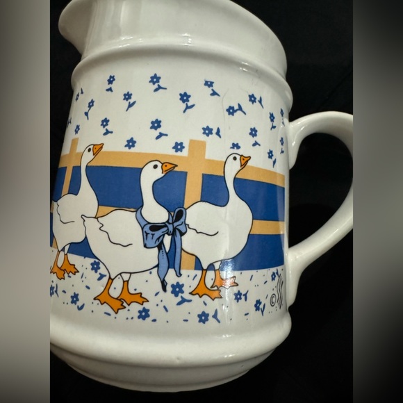 VTG Duck Geese Pitcher Ceramic MCM 80s Kitchen Blue Flower Bow Country Farmhouse - Picture 3 of 9